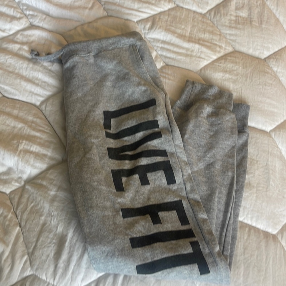 Live fit sweats
